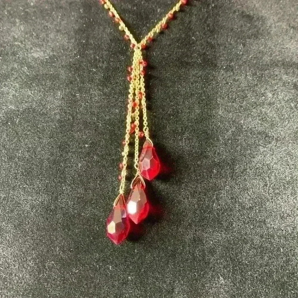 Red crystal pendant, adjustable length from 17” to 19 1/2” - Picture 3 of 5